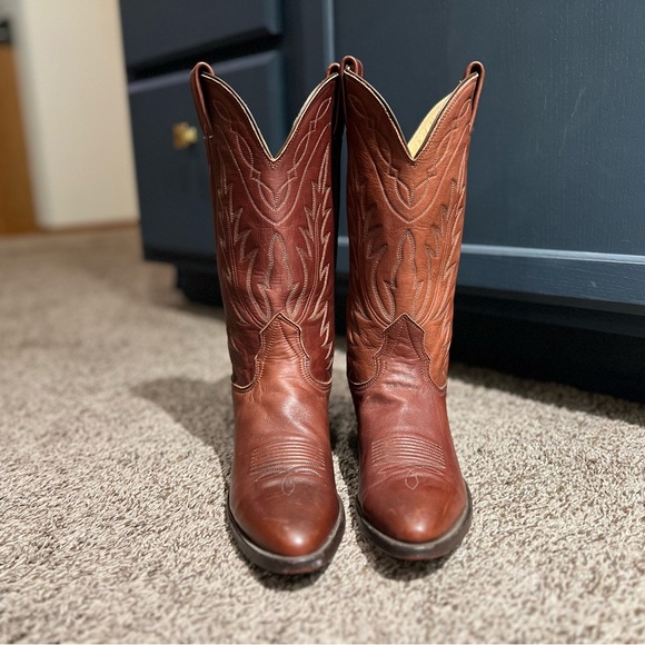 Nocona Men’s 7B model 7520-27-403 in Redwood Deertan Cowboy Boots - Picture 2 of 12